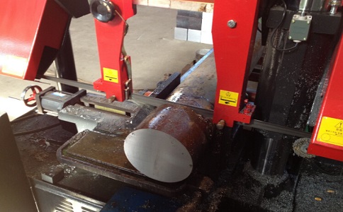 毛嘴镇卧式带锯床加工时出现明显振荡如何排查？