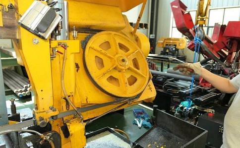 如何解决毛嘴镇卧式金属带锯床切削时出现的断带现象？